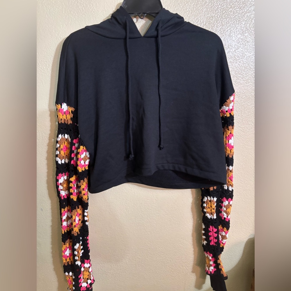 Cute girls cropped sweater